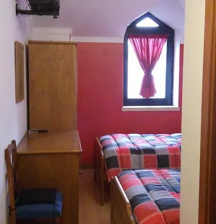 Guest house Residencial Moeda 3*