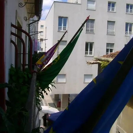 Guest house Residencial Moeda 3*