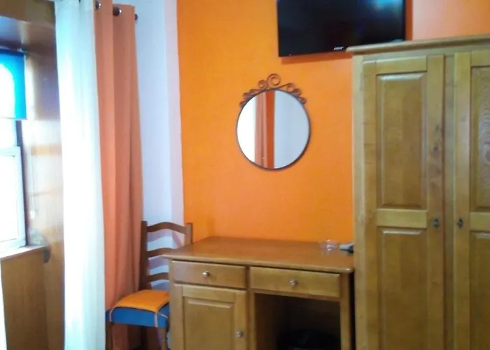 Guest house Residencial Moeda 3*